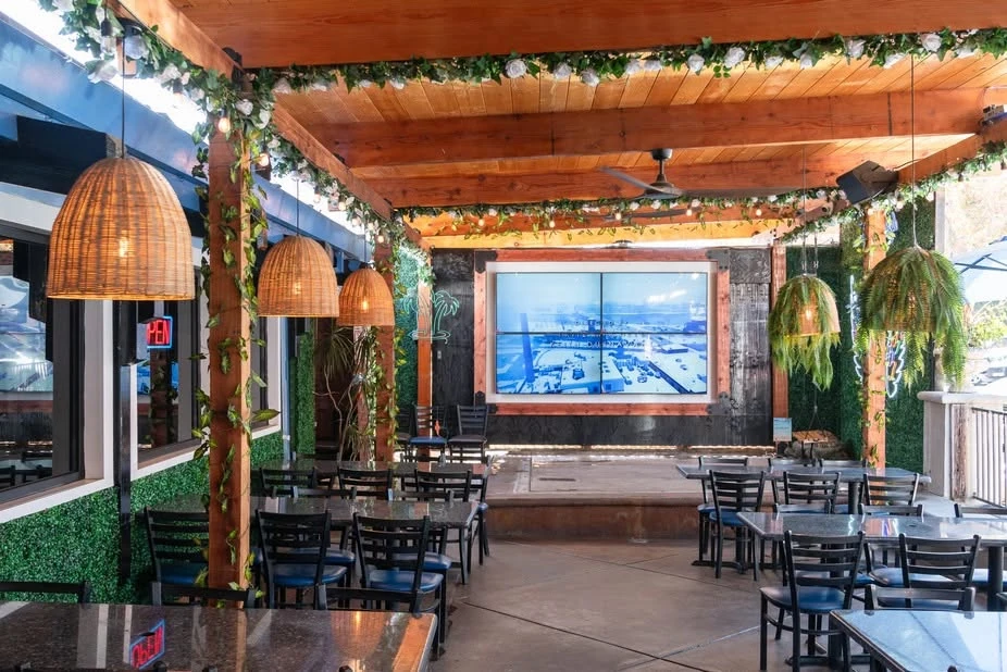 Puerto Azul dining room